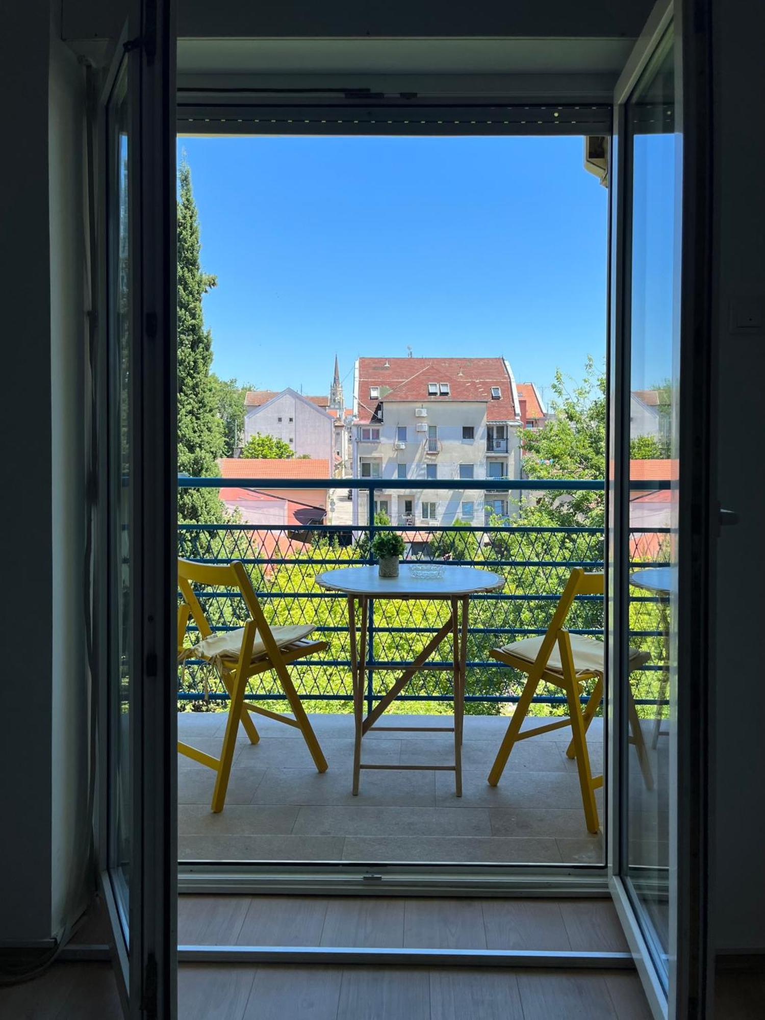 Apartment Vera With Free Garage Novi Sad Exterior photo